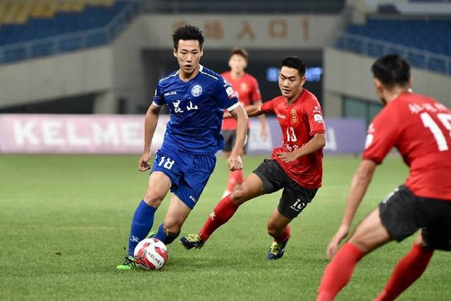 赵继伟24+10辽宁6人上双大胜深圳 总比分1-0